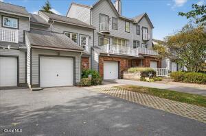 22 Lakeview Road Saratoga Springs, NY 12866