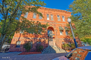 206 N Pearl Street Albany, NY 12207