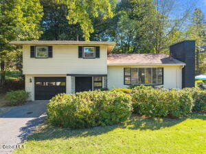 11 Diamond Avenue Troy, NY 12180