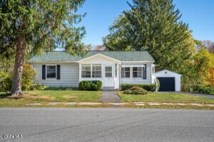 33 South Union Street Cambridge, NY 12816