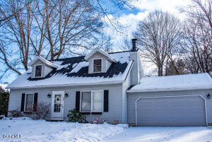 15 Longwood Drive Clifton Park, NY 12065