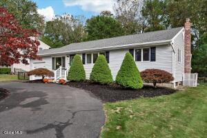 25 Frantone Lane Loudonville, NY 12211