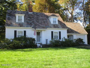 2276 Cayuga Road Niskayuna, NY 12309