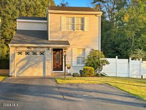 10 Cooks Court Waterford, NY 12188