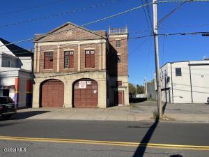 907 Albany Street Schenectady, NY 12307