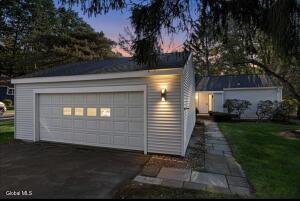 8 Loudonwood E Loudonville, NY 12211