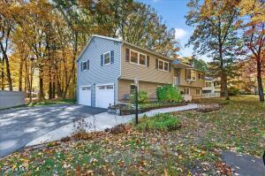 32 Tamarack Lane Clifton Park, NY 12065
