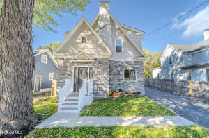 28 Everett Road Colonie, NY 12205