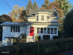 26 Woodlawn Court Troy, NY 12180