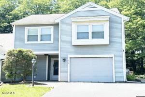 210 Walnut Lane Slingerlands, NY 12159