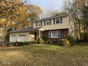 4004 Lynwood Court Schenectady, NY 12303