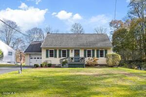 12 Bradford Place Slingerlands, NY 12159