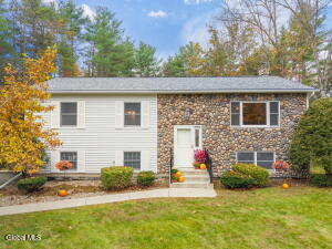 15 Laurel Lane Queensbury, NY 12804