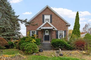 42 Collins Place Albany, NY 12208