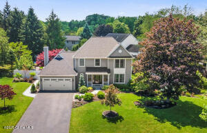 14 Wyngate Road Glenmont, NY 12077