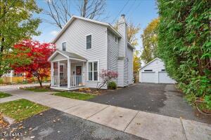 16 Hutchins Street Saratoga Springs, NY 12866