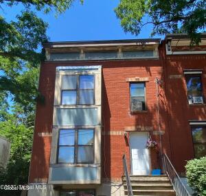18 1/2 Voorhees Street Amsterdam, NY 12010