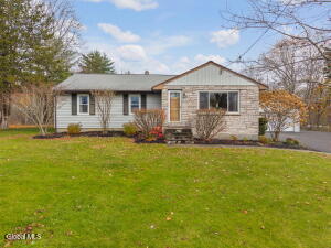 152 Crow Ridge Road Voorheesville, NY 12186