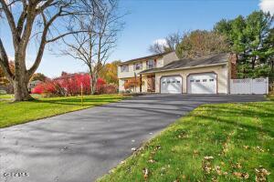 23 Olde Coach Road Glenville, NY 12302