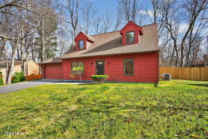 203 Woodscape Drive Albany, NY 12203