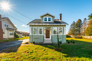 21 Magee Drive Glenmont, NY 12077