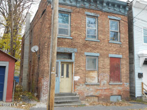 11 101ST Street Troy, NY 12180