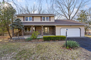 15 Tower Hgts Loudonville, NY 12211