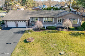 15 Huntleigh Drive Loudonville, NY 12211