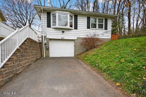 257 Lake Shore Drive Rensselaer, NY 12144