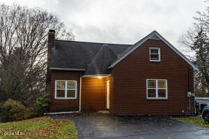 160 Shaker Road Albany, NY 12211