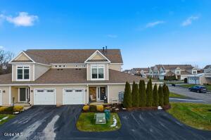 612 Lois Lane Schenectady, NY 12304