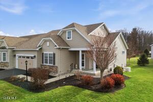 27 Rosemore Place Mechanicville, NY 12118