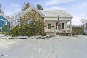 4 Woodridge Road Delmar, NY 12054