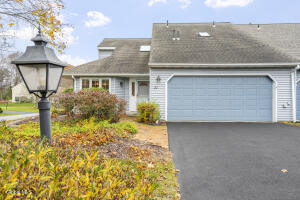 22 York Road Glenmont, NY 12077