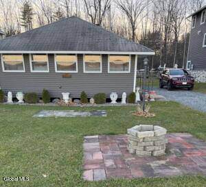 86 Riley Cove Road Malta, NY 12020