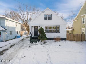 152 Chiswell Road Schenectady, NY 12304