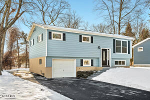 61 Rapple Drive Colonie, NY 12205
