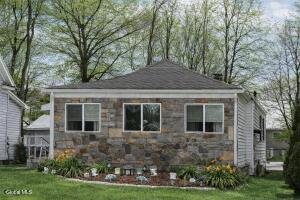 2427 3rd Avenue Schenectady, NY 12303