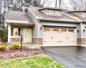 25 Canterbury Lane Delmar, NY 12054