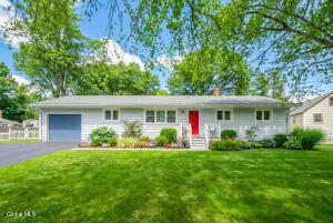 26 Birchwood Drive Halfmoon, NY 12065