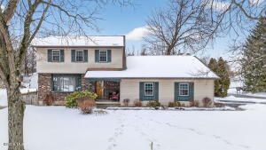 3 Bradstreet Court Delmar, NY 12054