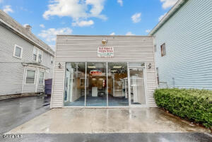 1564 Becker Street Schenectady, NY 12304