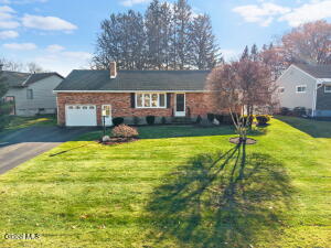 23 Continental Road Schenectady, NY 12306