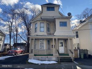 39 Kelton Avenue Schenectady, NY 12304