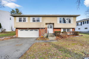 54 Normanside Drive Albany, NY 12208