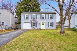 6 Stover Place Colonie, NY 12205