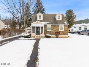 4 Woodrow Road Amsterdam, NY 12010