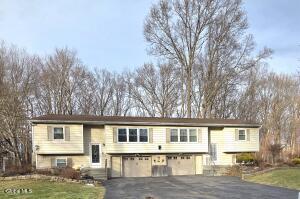 7A/B Par Del Rio Clifton Park, NY 12065