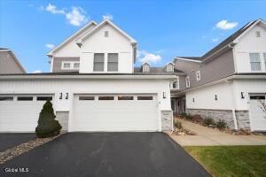 45 Wardley Circle Cohoes, NY 12047