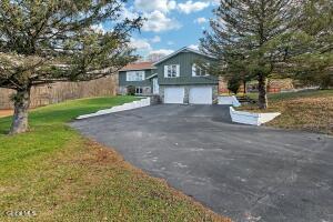 28 Hennett Road Valatie, NY 12184